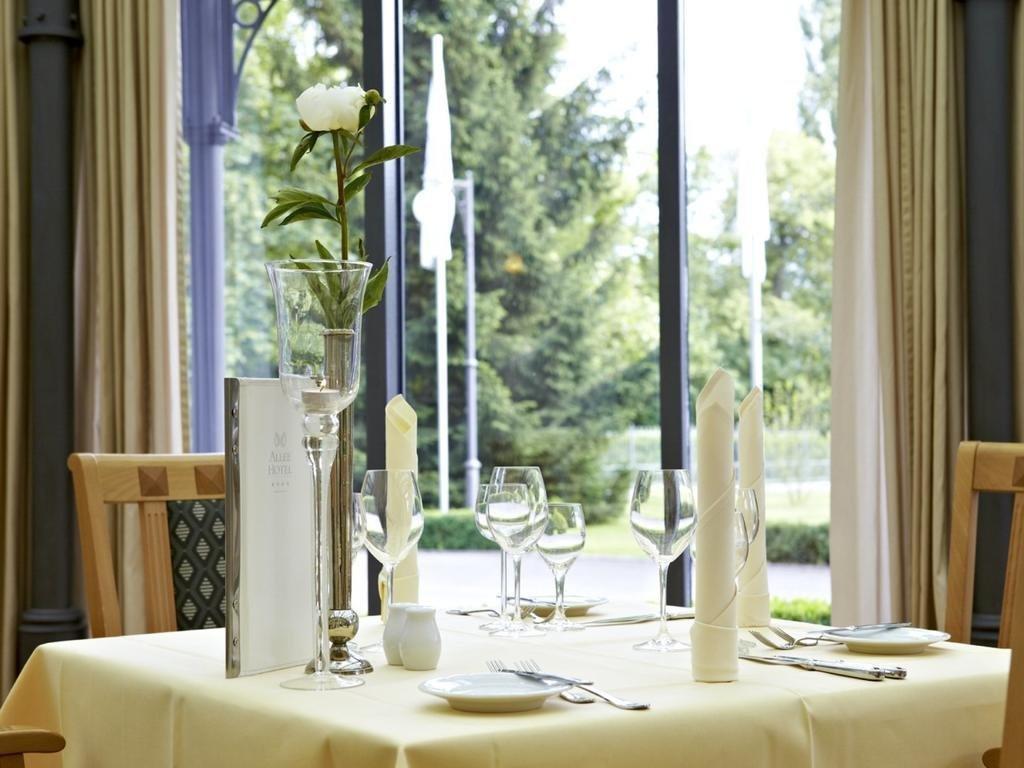 Allee Hotel Нойщат ан дер Айш Екстериор снимка