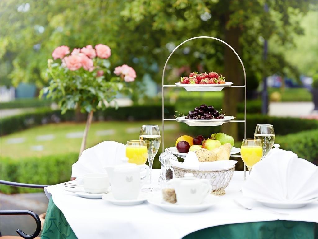 Allee Hotel Нойщат ан дер Айш Екстериор снимка