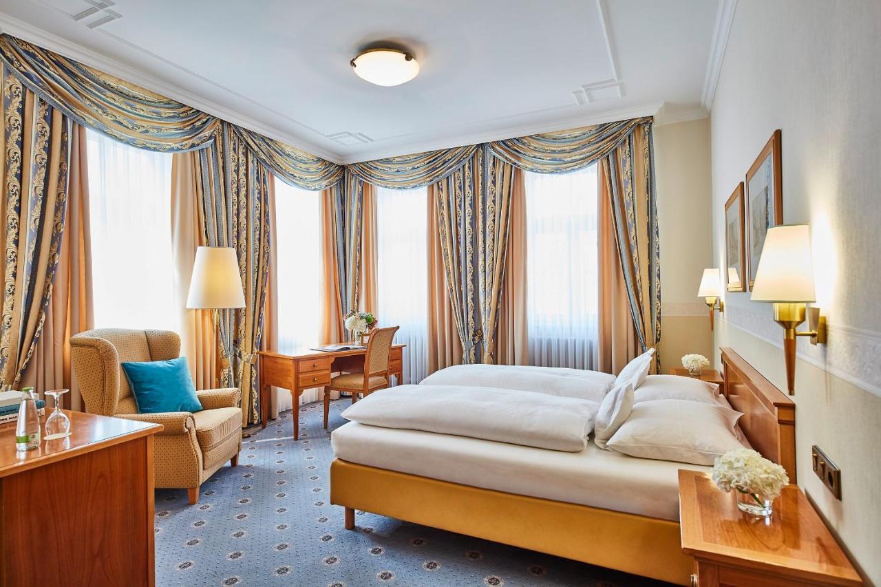 Allee Hotel Нойщат ан дер Айш Екстериор снимка